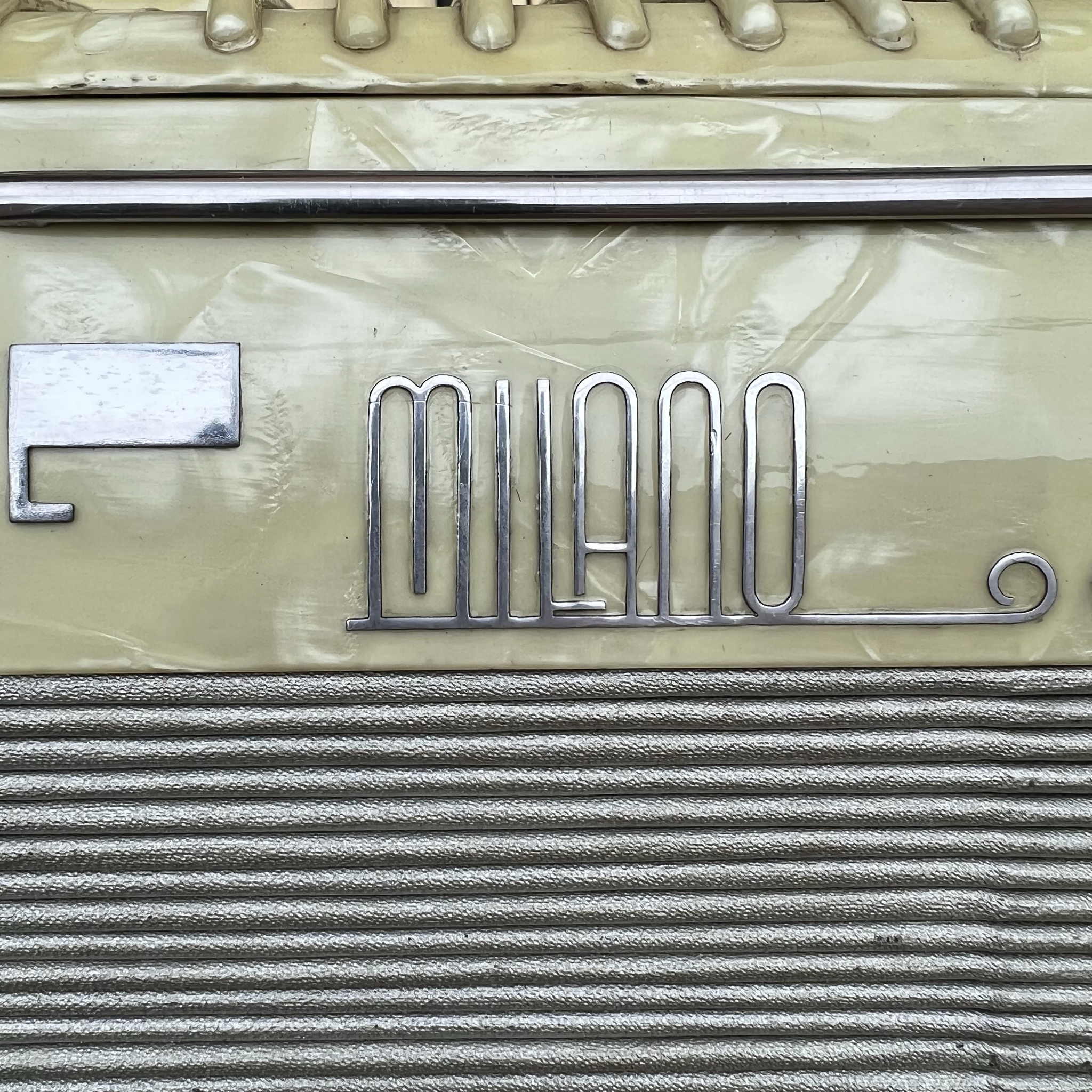 Milano "Louise" Piano Accordion White 1950s