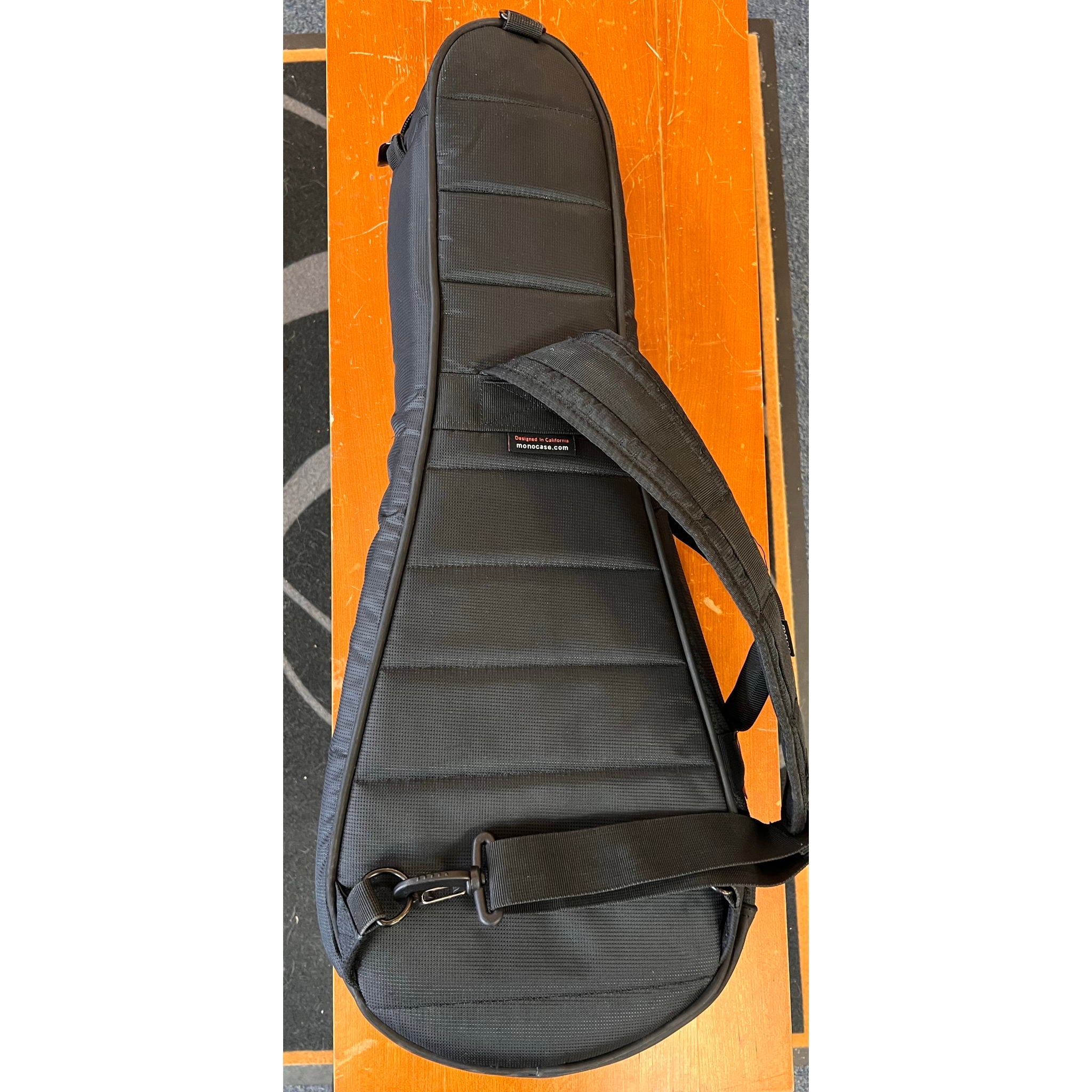 Mono Cases M80 M80-UC-BLK Concert Ukulele Case
(used)