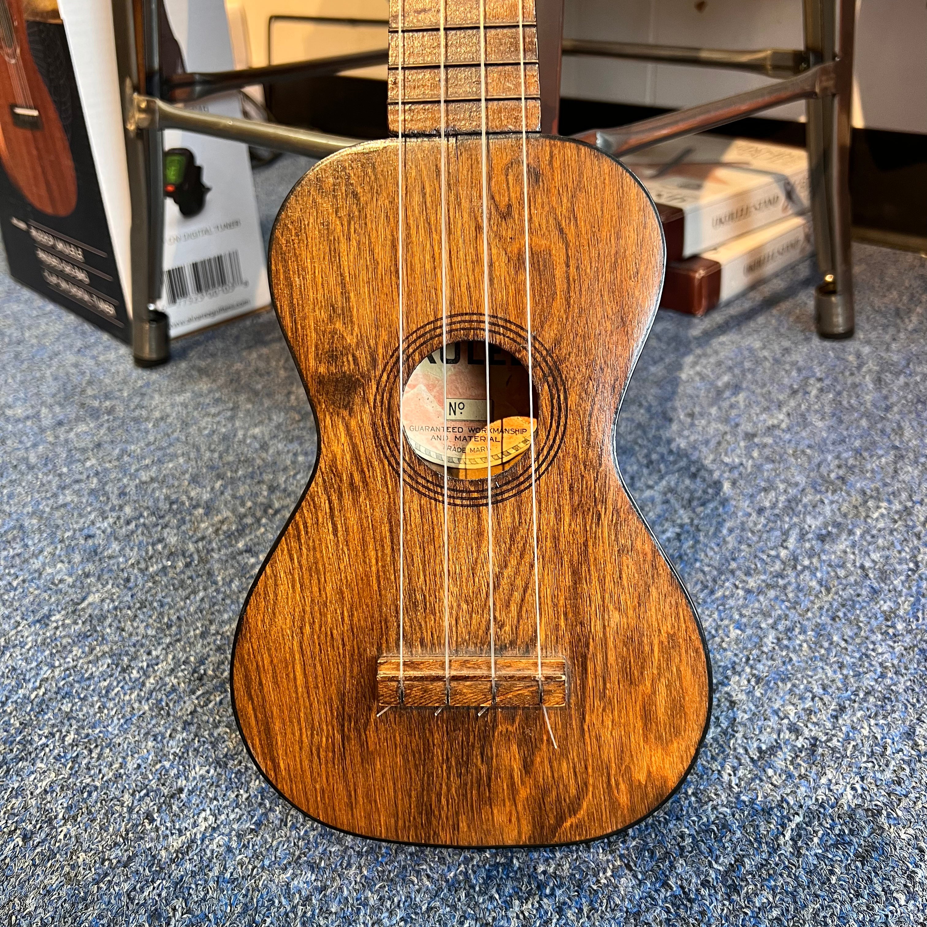 Mouna-Loa Vintage Soprano Ukulele Lyon & Healy (used)