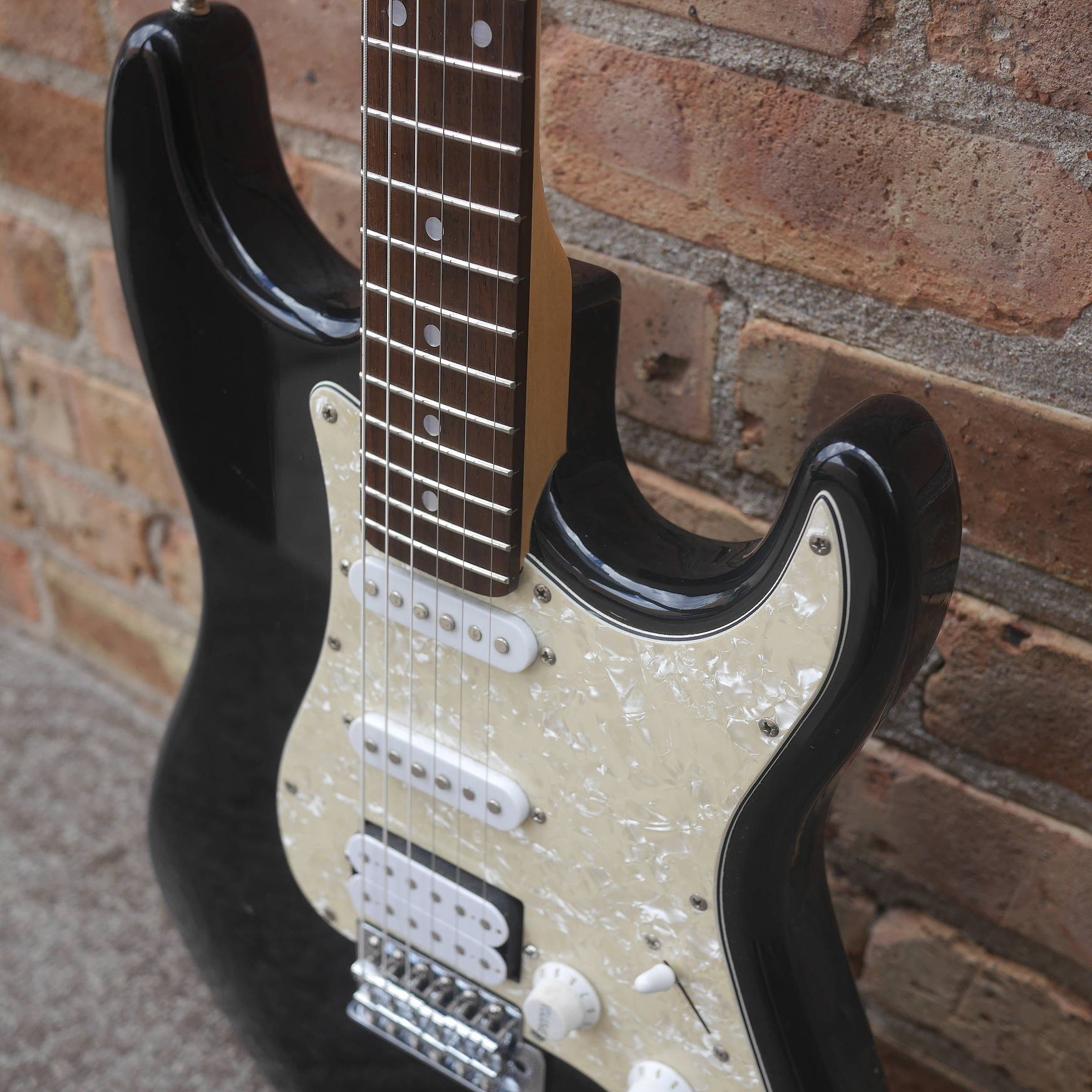 Orange Electric Guitar Black (used)