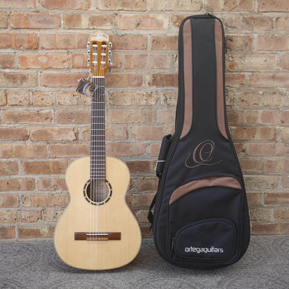 Ortega Family Series R121G-3/4 Classical Guitar Gloss Natural 3/4 Size