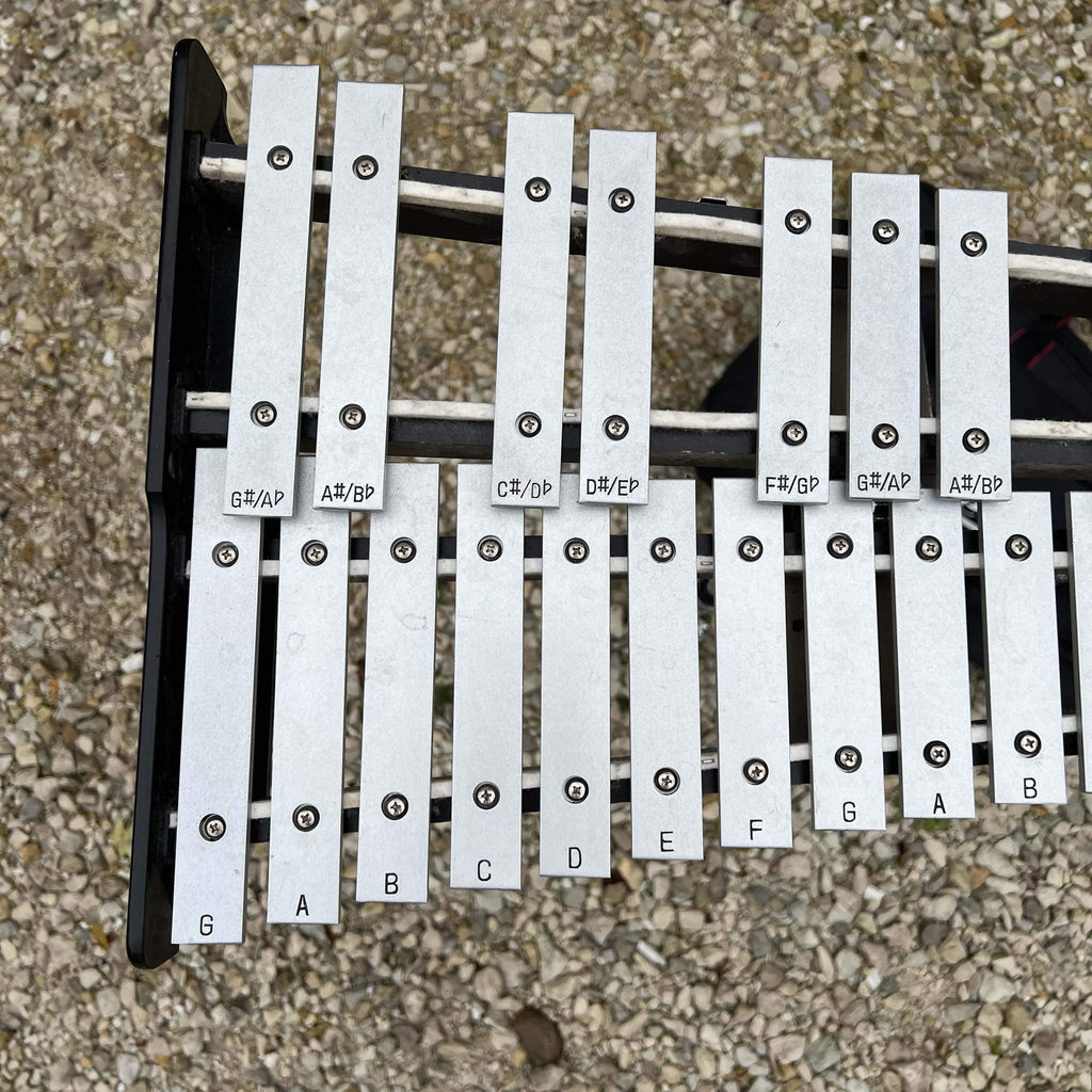Pearl Bell Kit Glockenspiel w/stand and bag (used)