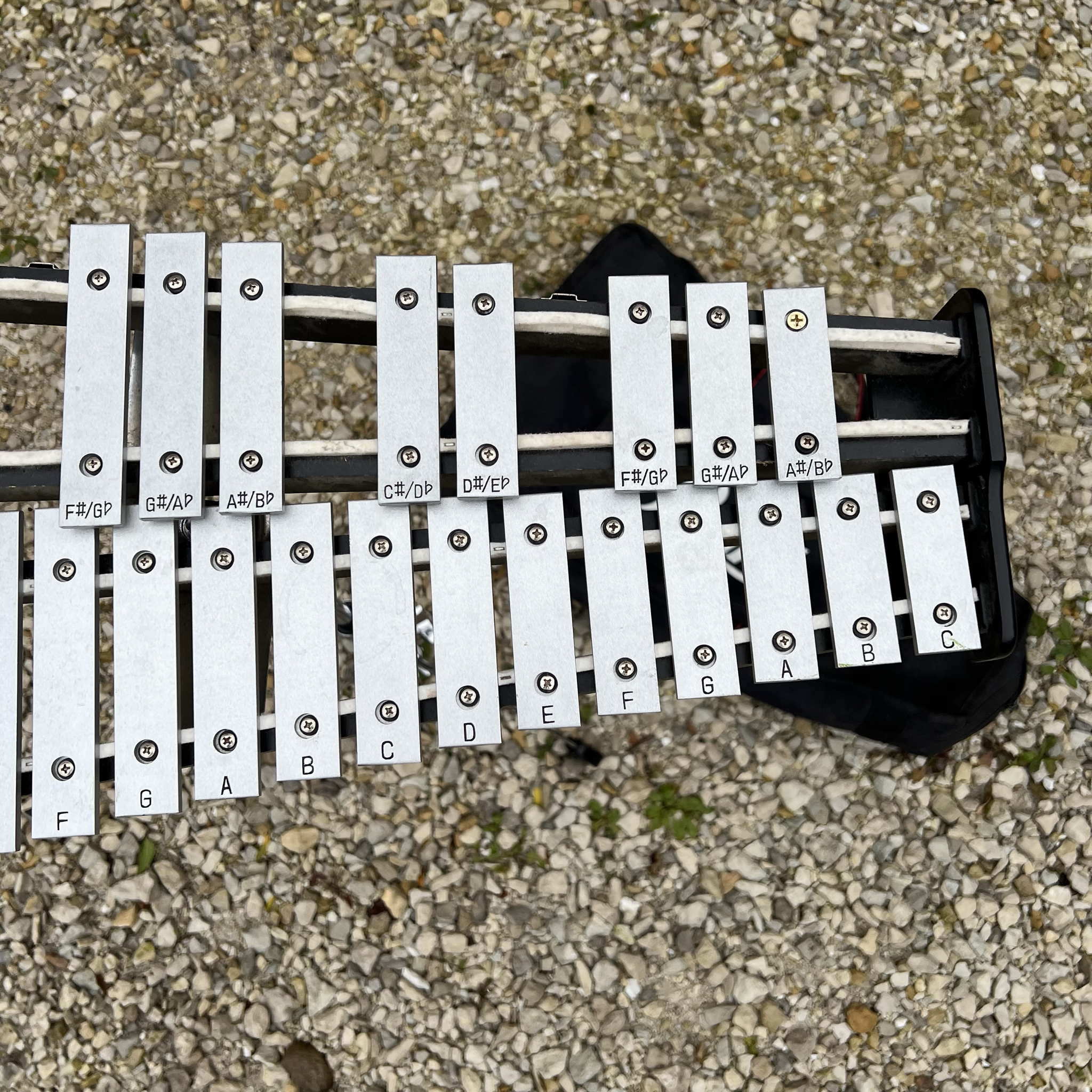 Pearl Bell Kit Glockenspiel w/stand and bag (used)