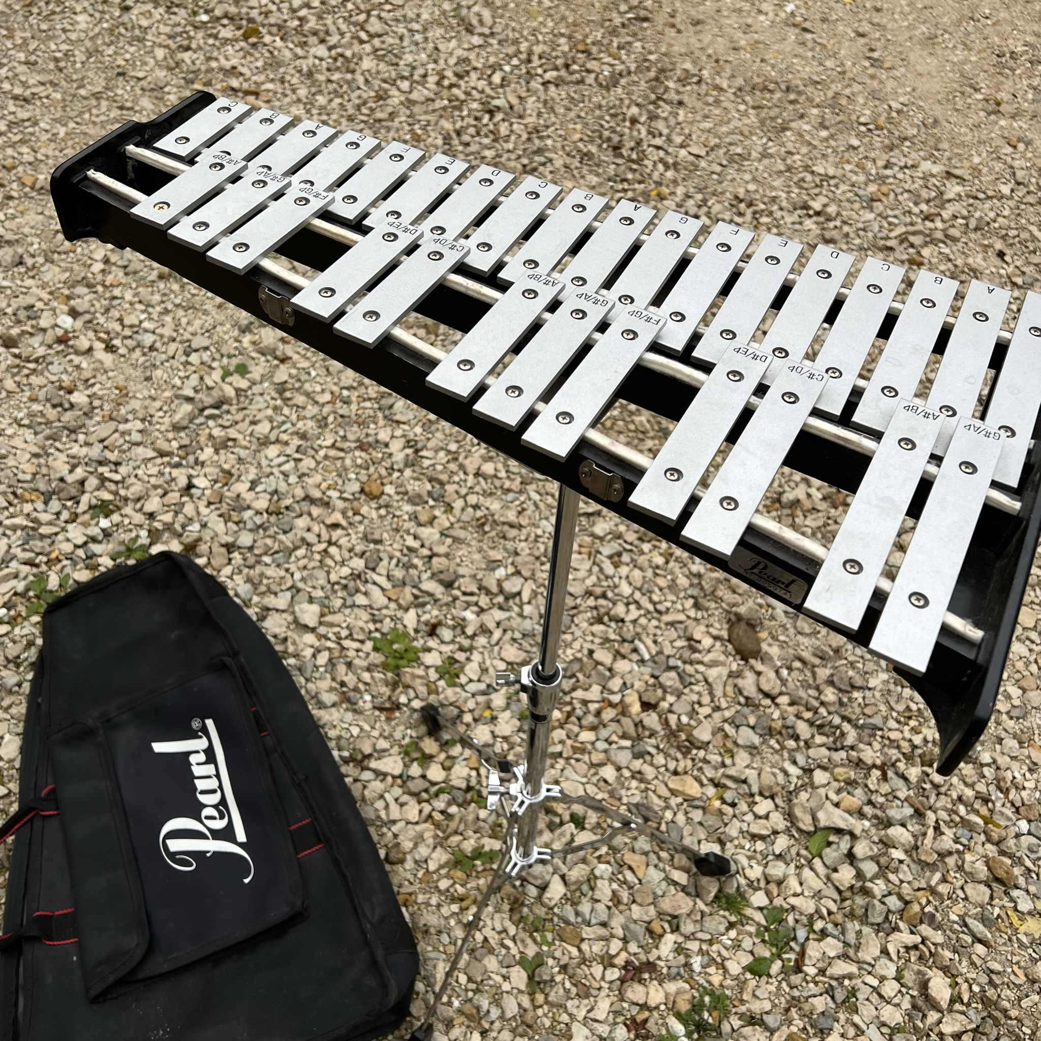 Pearl Bell Kit Glockenspiel w/stand and bag (used)