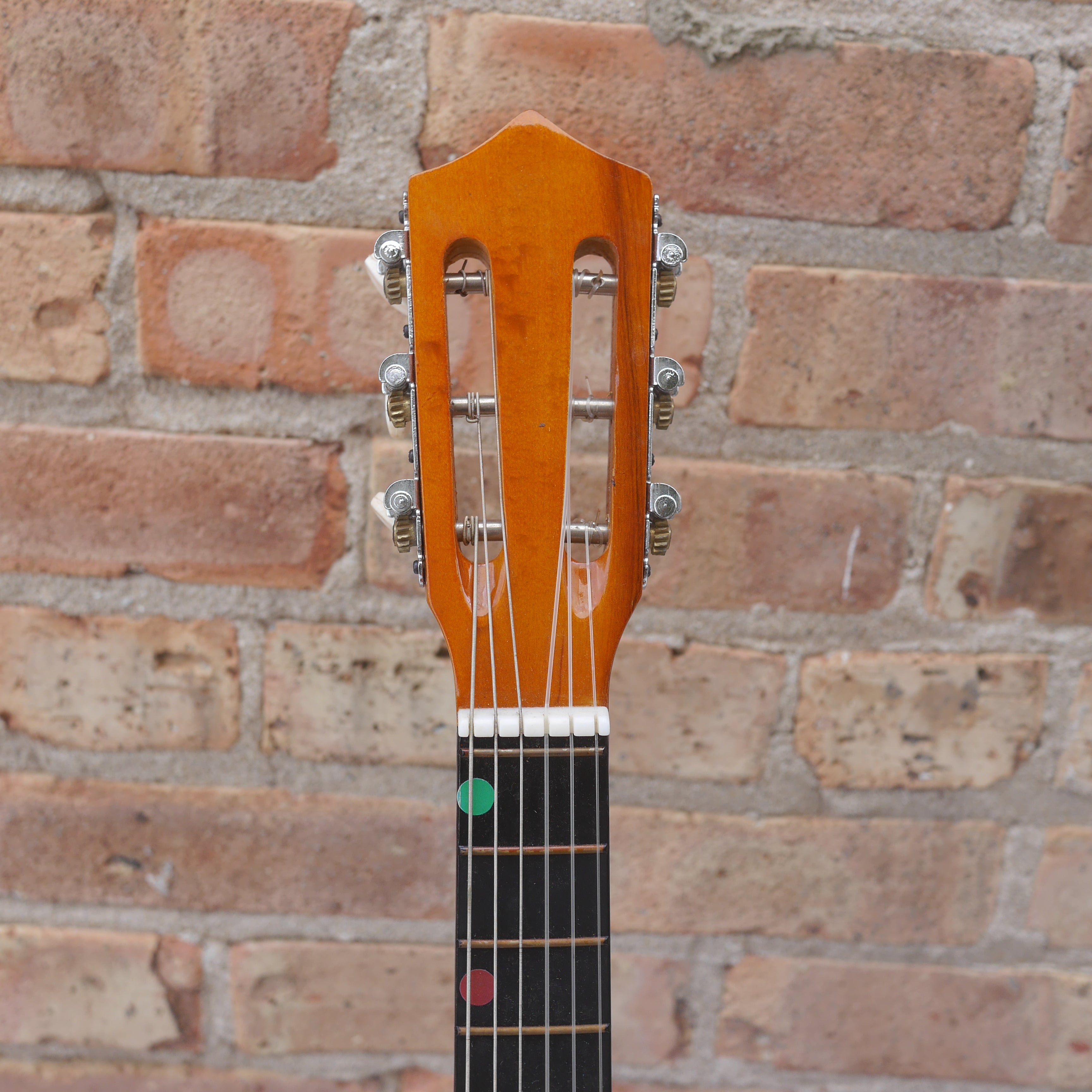 Play and Learn Student Guitar MG-102 used