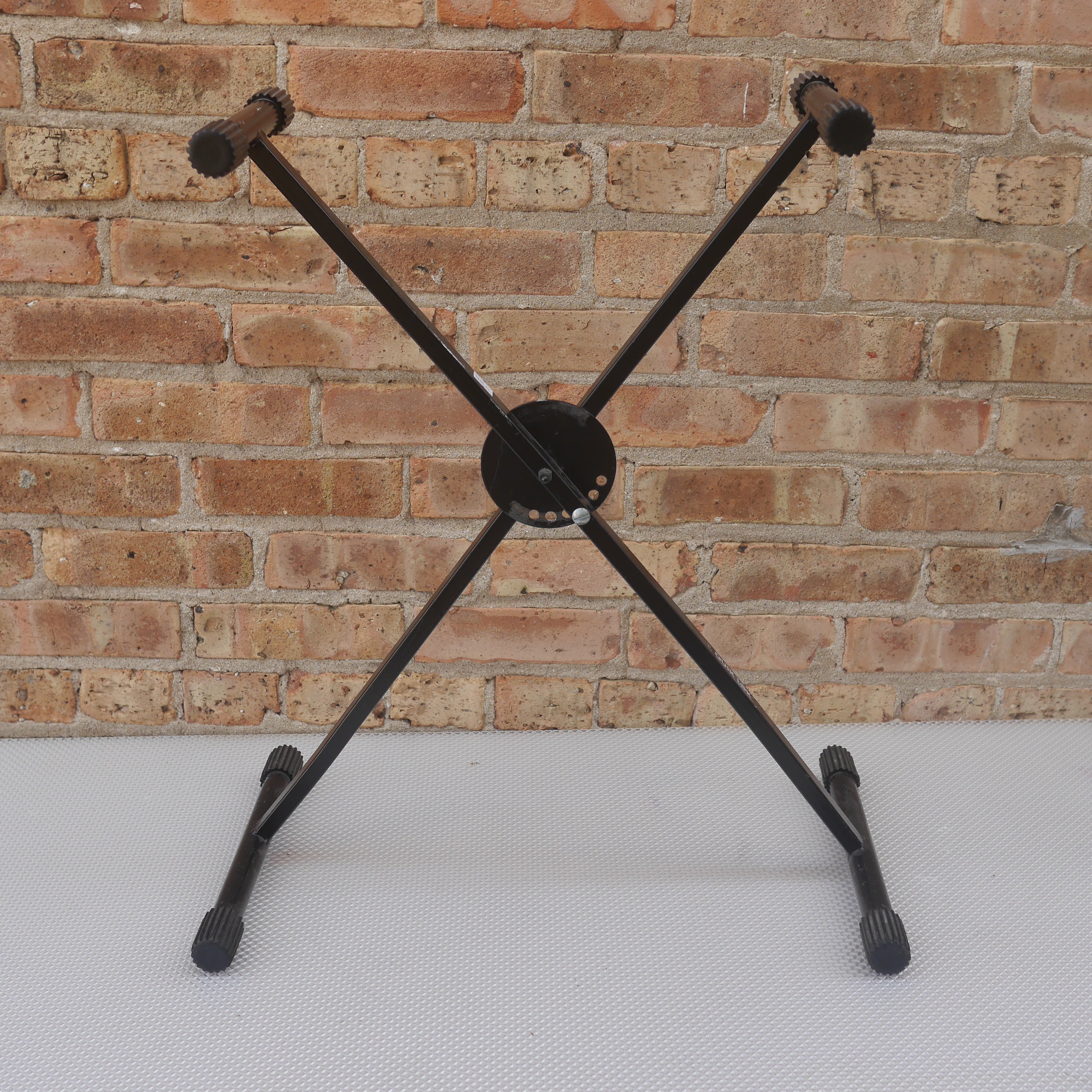 Qwik Lok Small Keyboard X Stand Italy used
