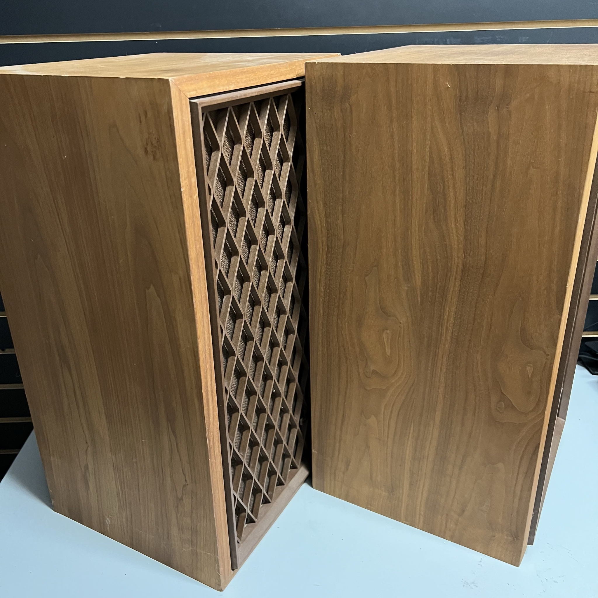 Realistic Nova 7-B Home Hi-Fi Stereo Speakers 1970s Very Good
