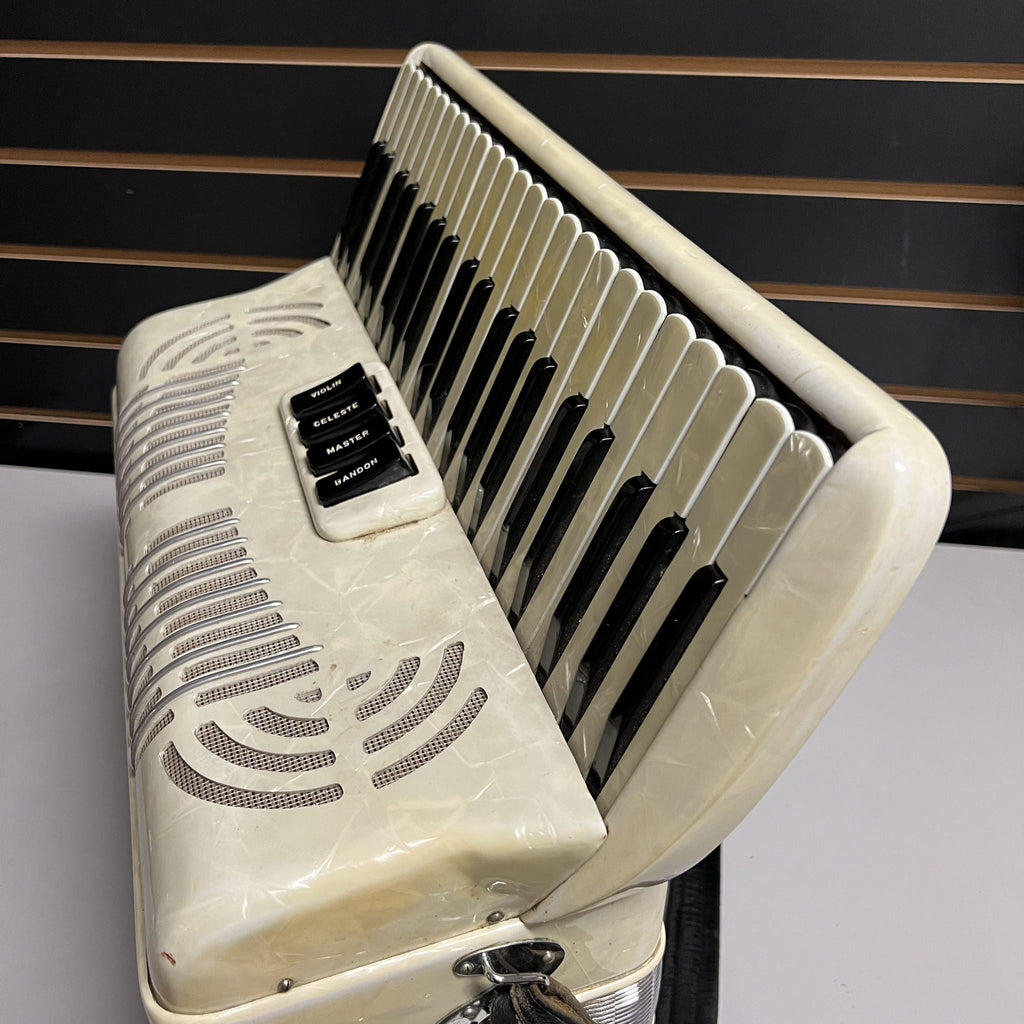 Regent Piano Accordion White