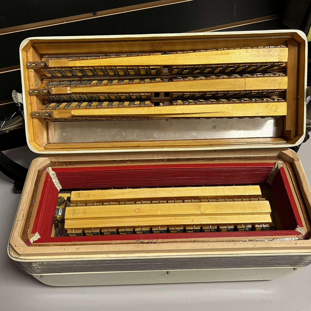 Regent Piano Accordion White