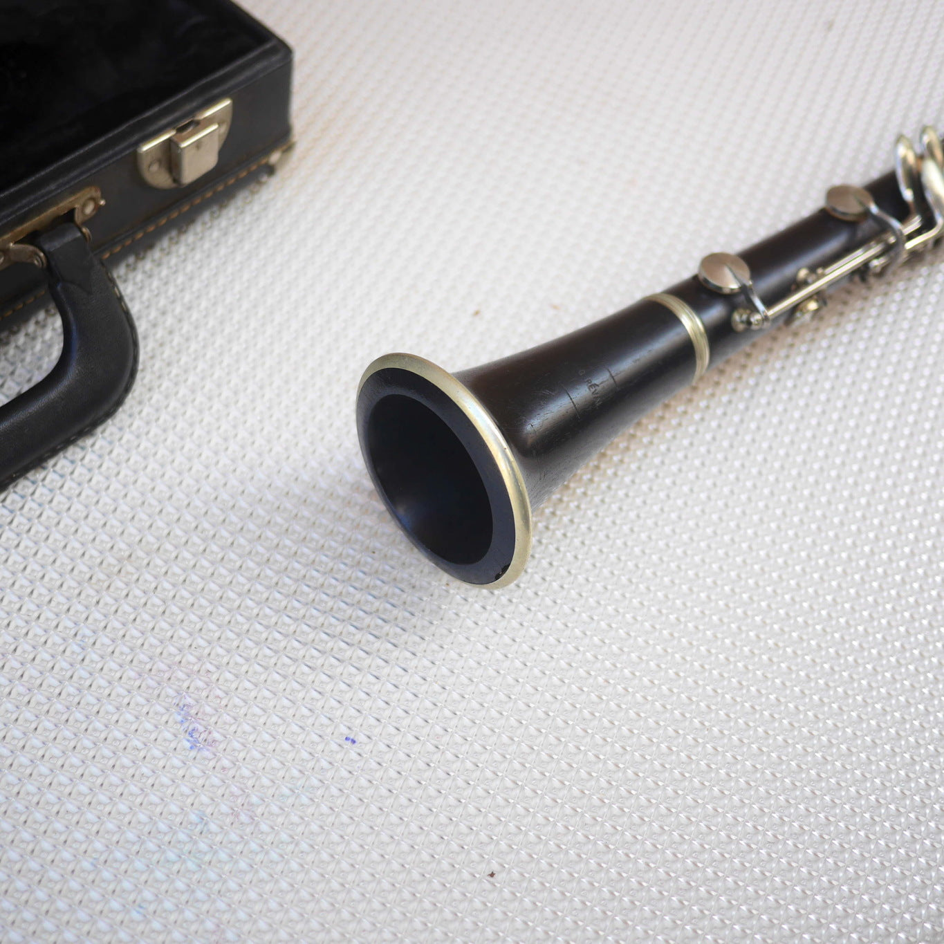 Reval wood Clarinet needs repair