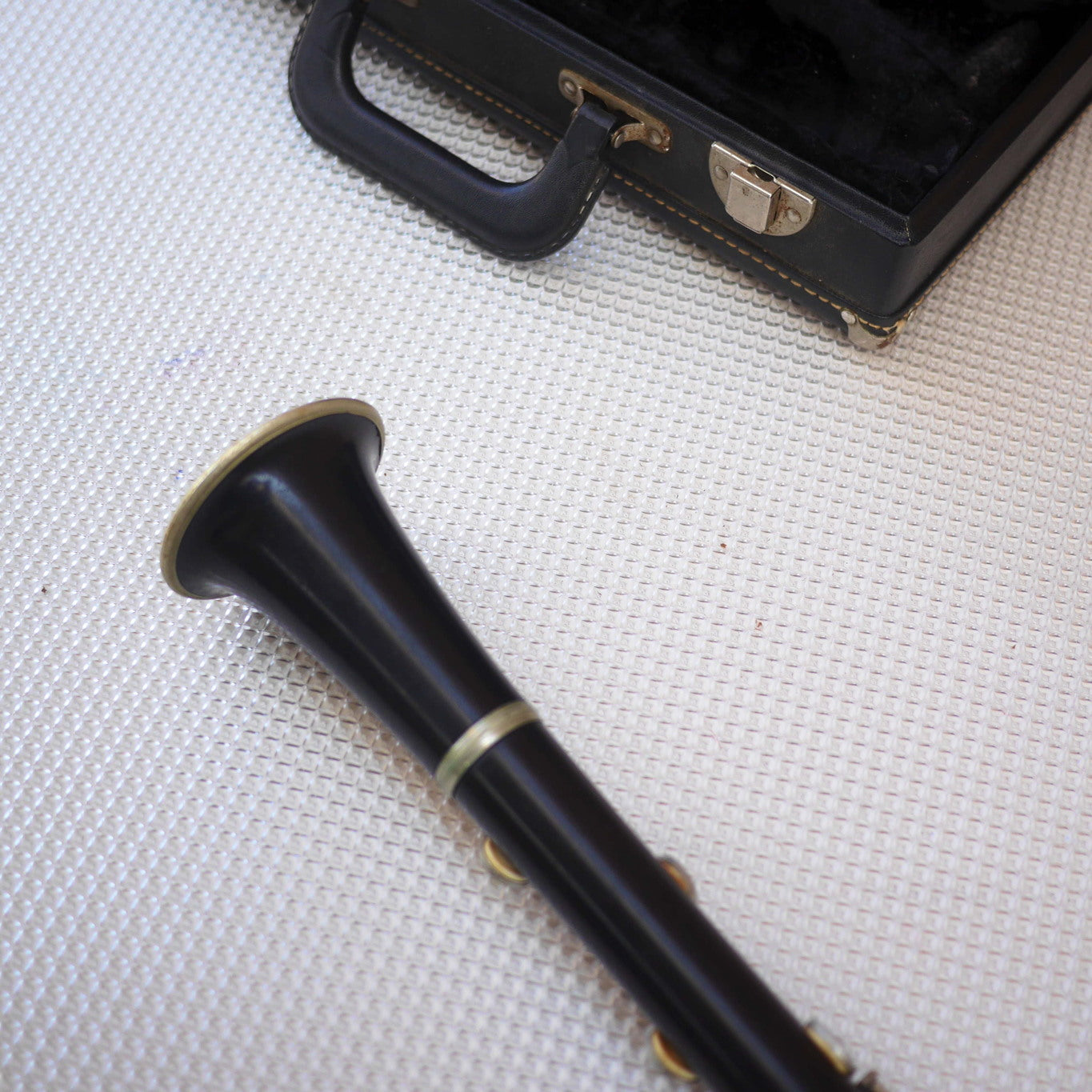 Reval wood Clarinet needs repair