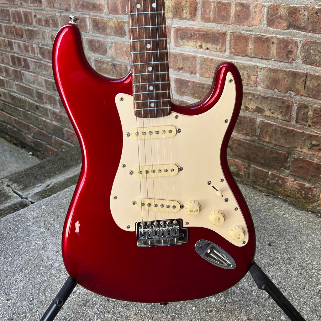 Squier by Fender Affinity Strat Electric Guitar Red w/gig bag (used)