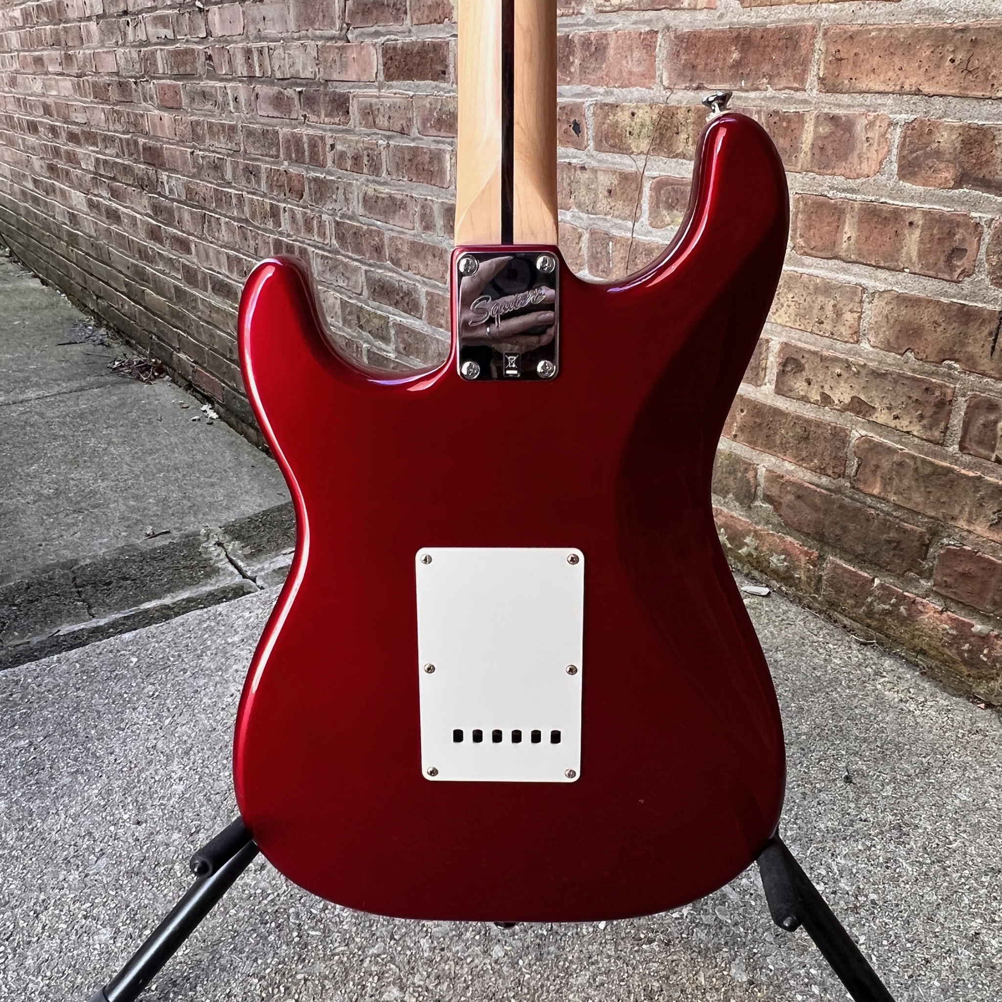 Squier by Fender Affinity Strat Electric Guitar Red w/gig bag (used)