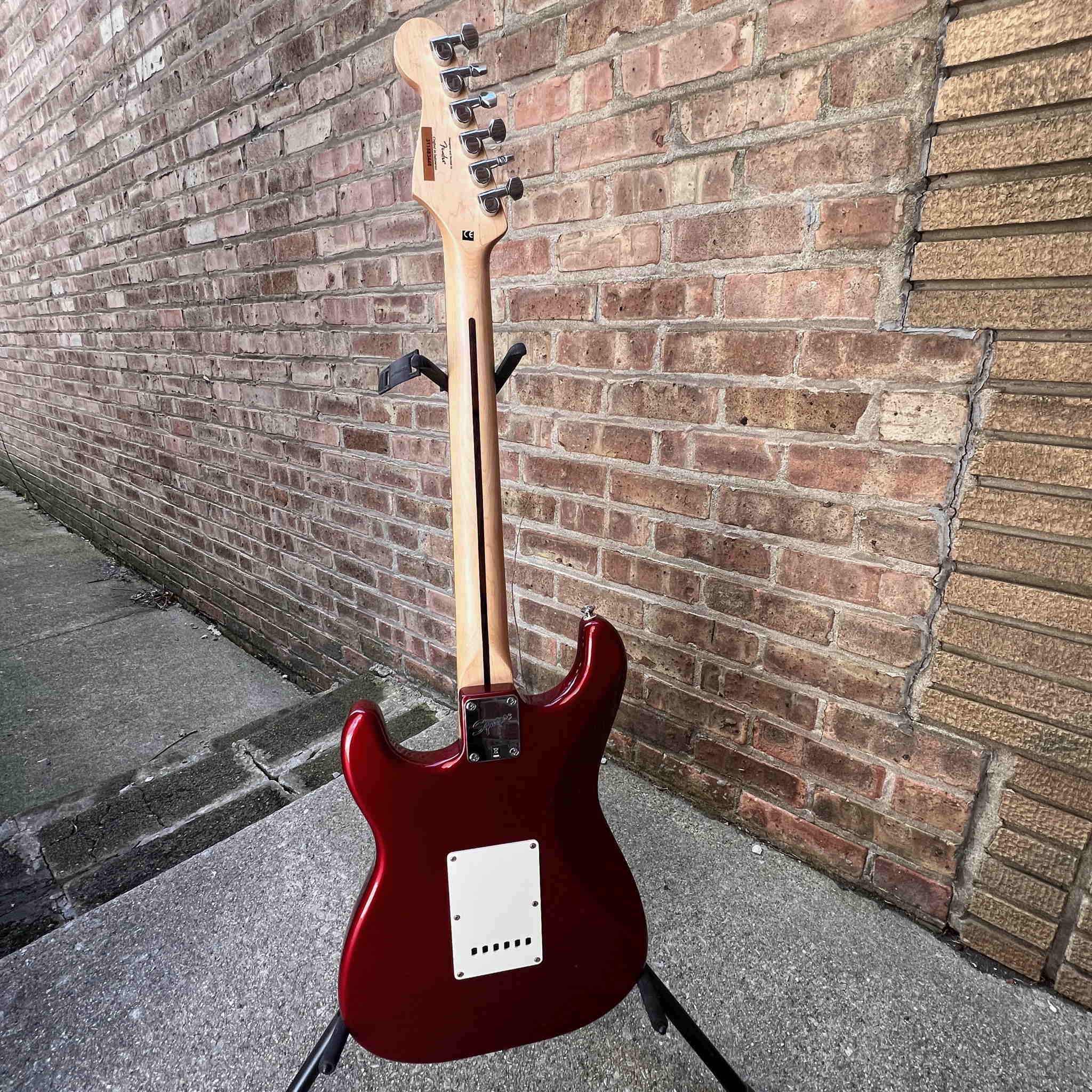 Squier by Fender Affinity Strat Electric Guitar Red w/gig bag (used)