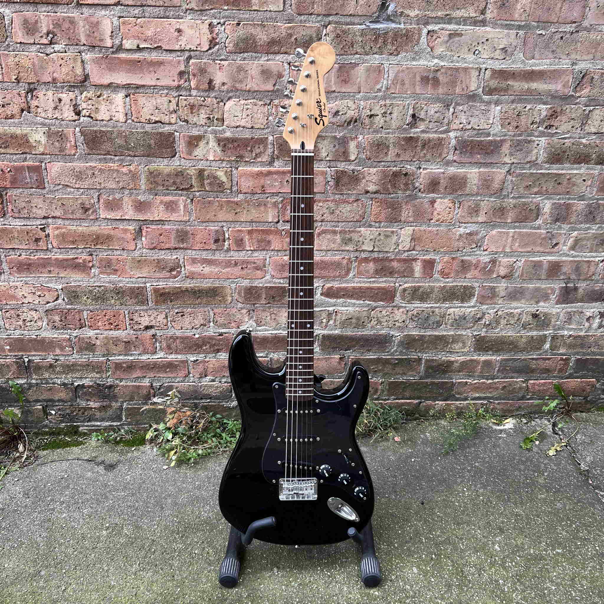 Squier by Fender Educational Series Strat Black