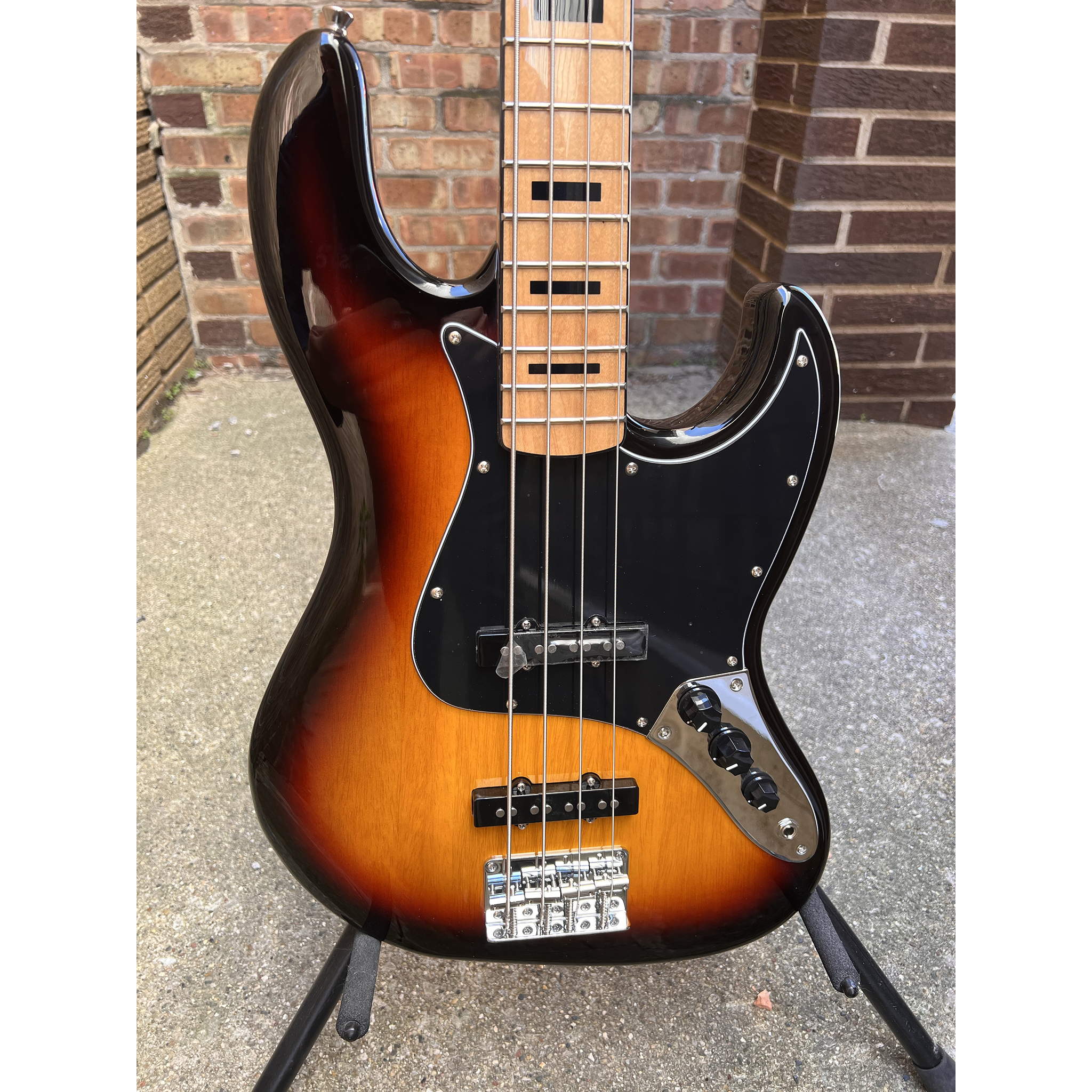 Tagima TJB-4 SB-LF/BK J-Bass Sunburst Excellent