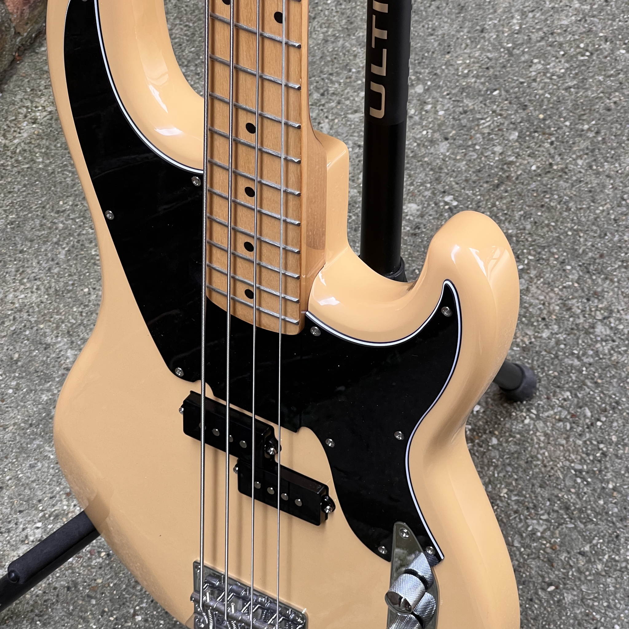 Tagima TW 66 BS T-bass Butterscotch Excellent