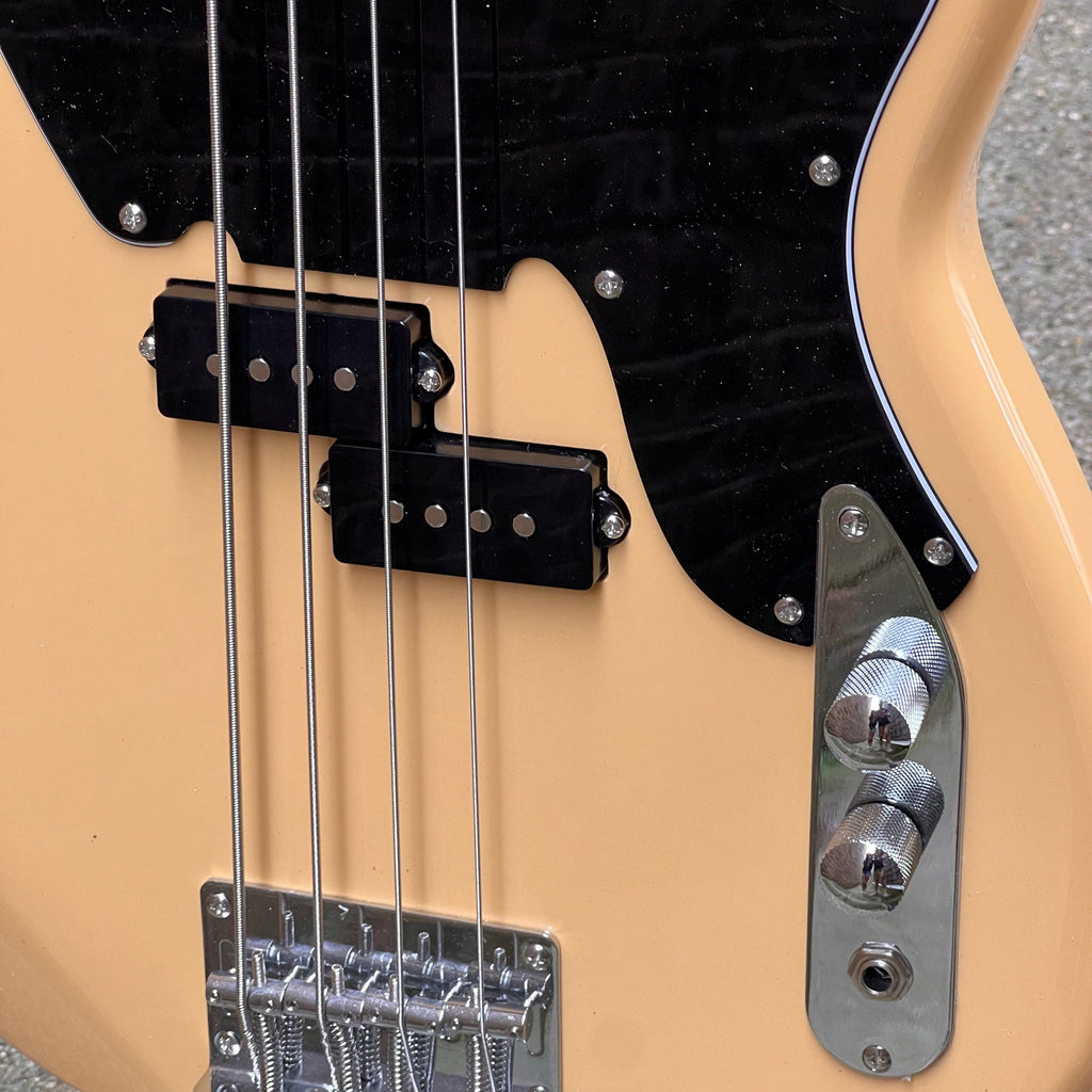 Tagima TW 66 BS T-bass Butterscotch Excellent