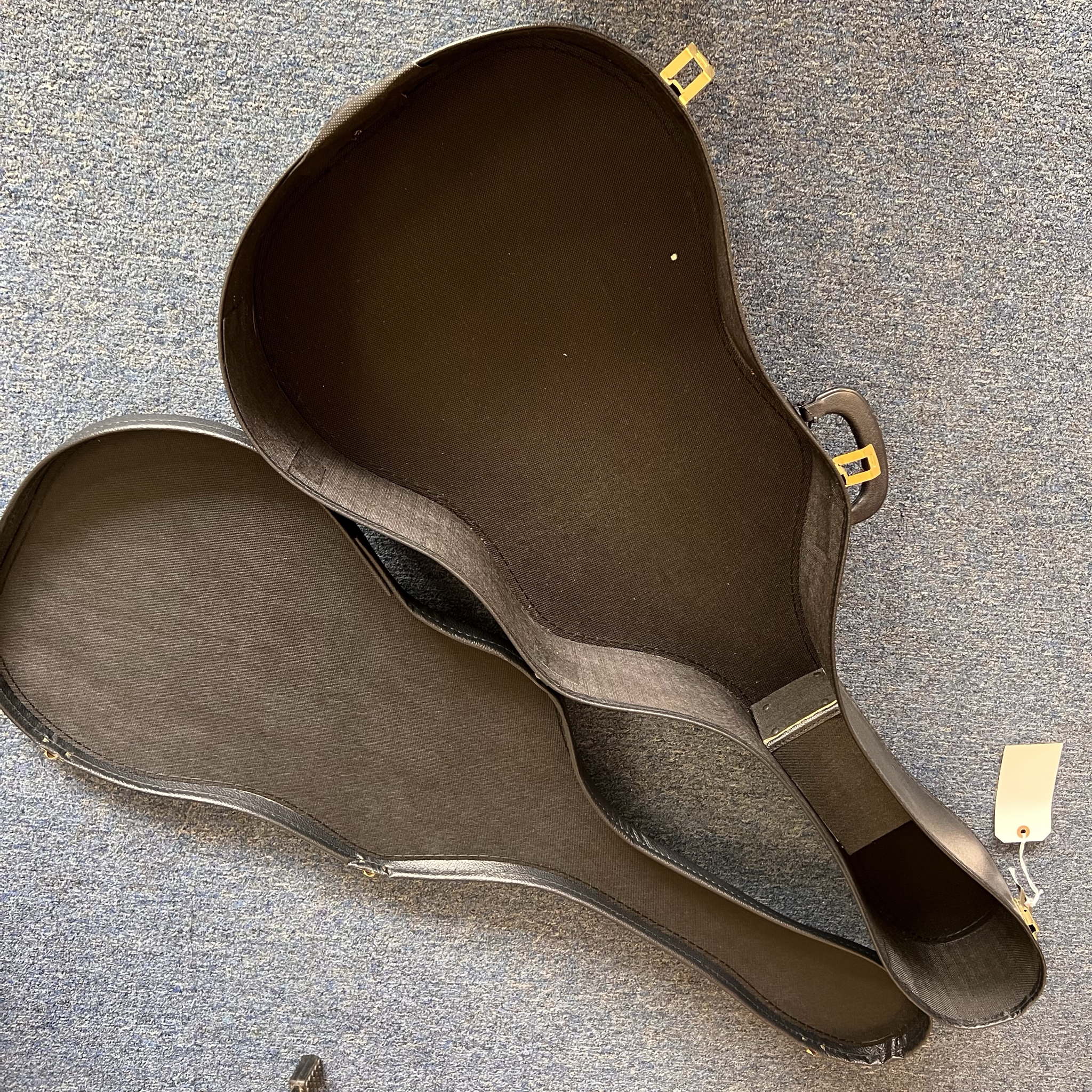 TKL Chipboard Case for Acoustic Guitar (used)