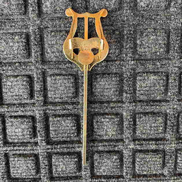 Trumpet Square  Shank Lyre