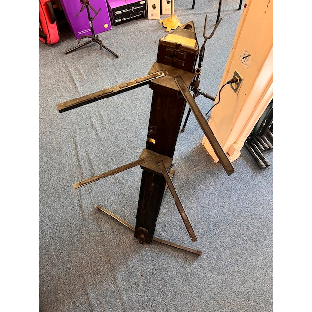 Ultimate Support Apex 2 Tier Column Keyboard stand with microphone boom