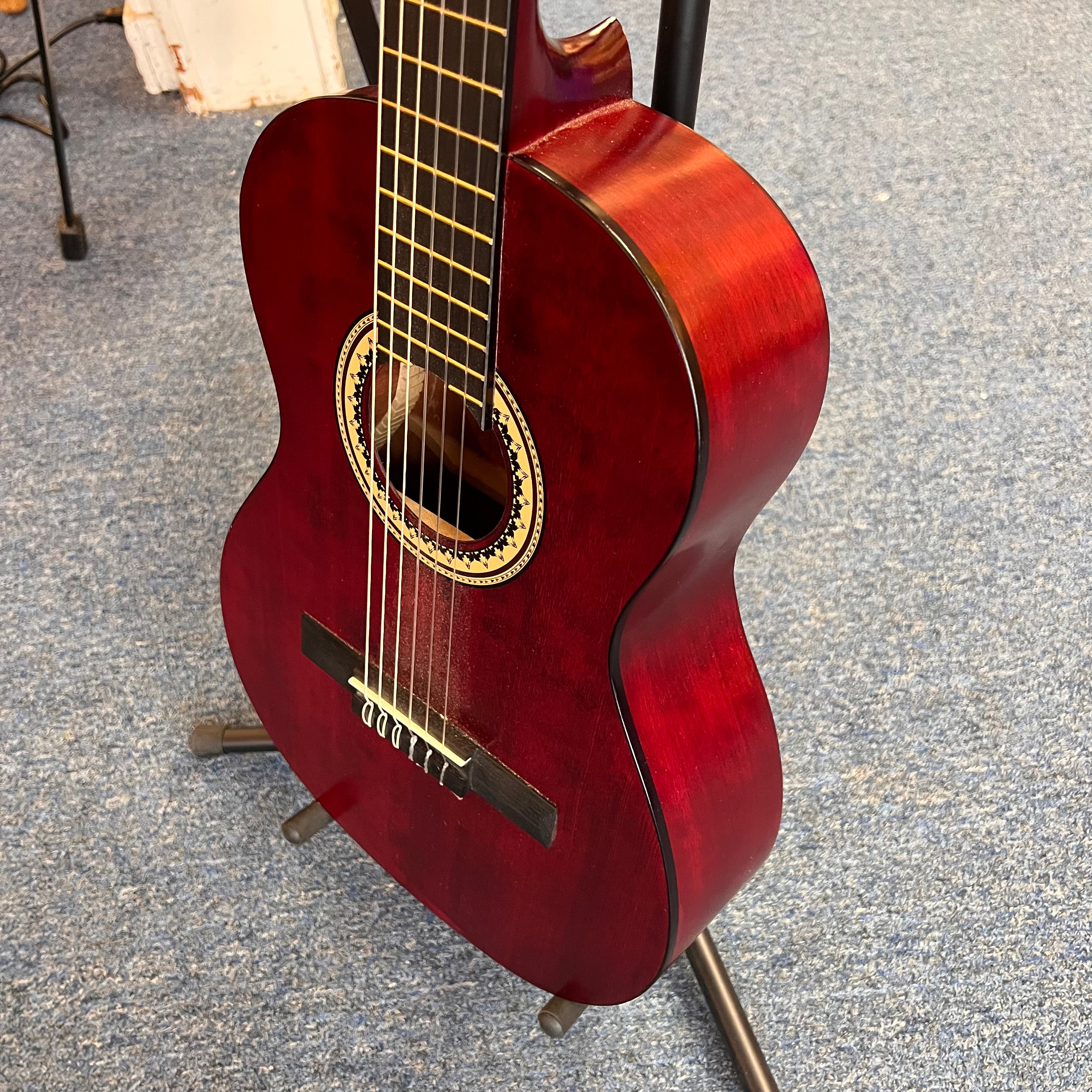 Valencia 3/4 Sz. Classical Guitar Wine Red (used)