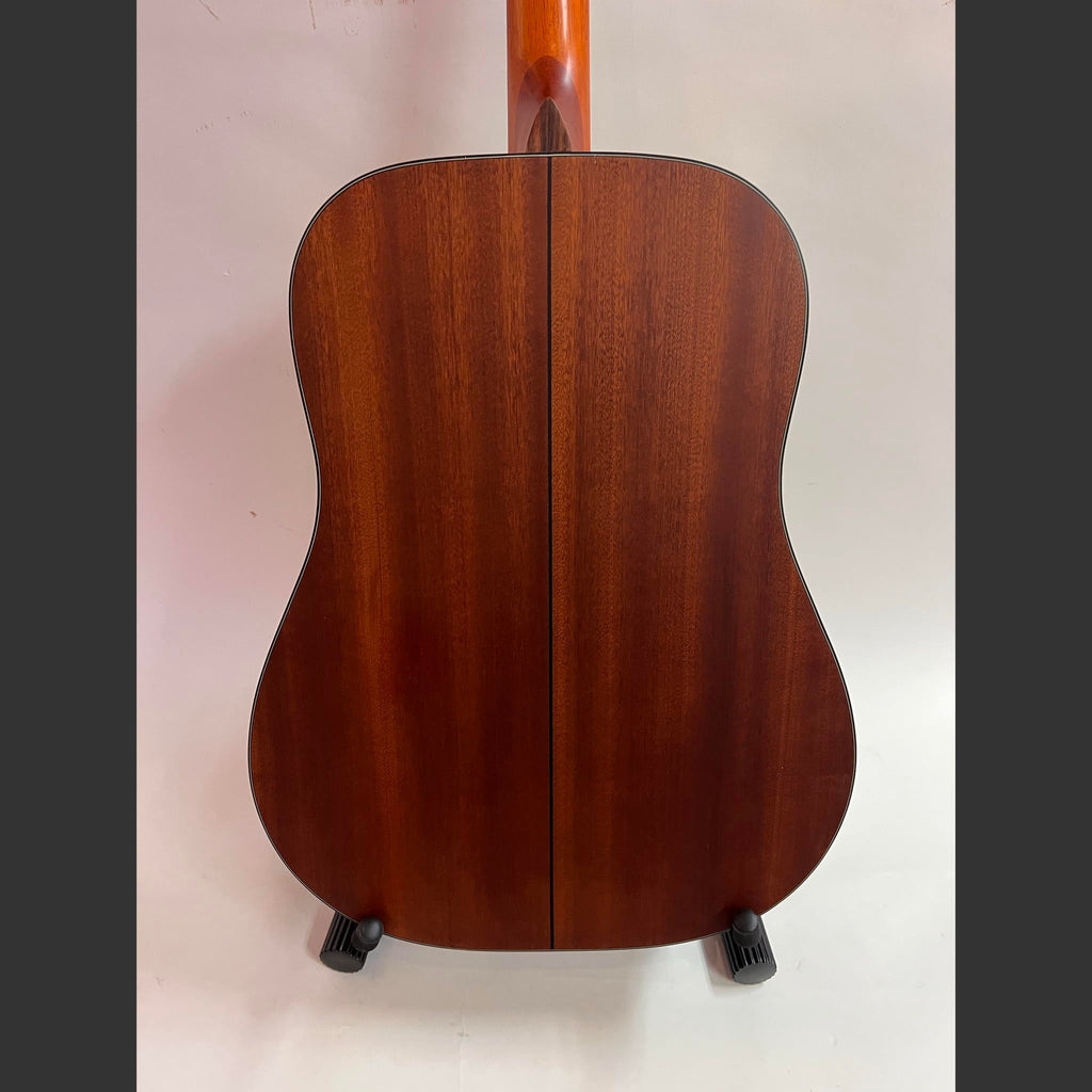 Walden D570 Acoustic Guitar (used)
