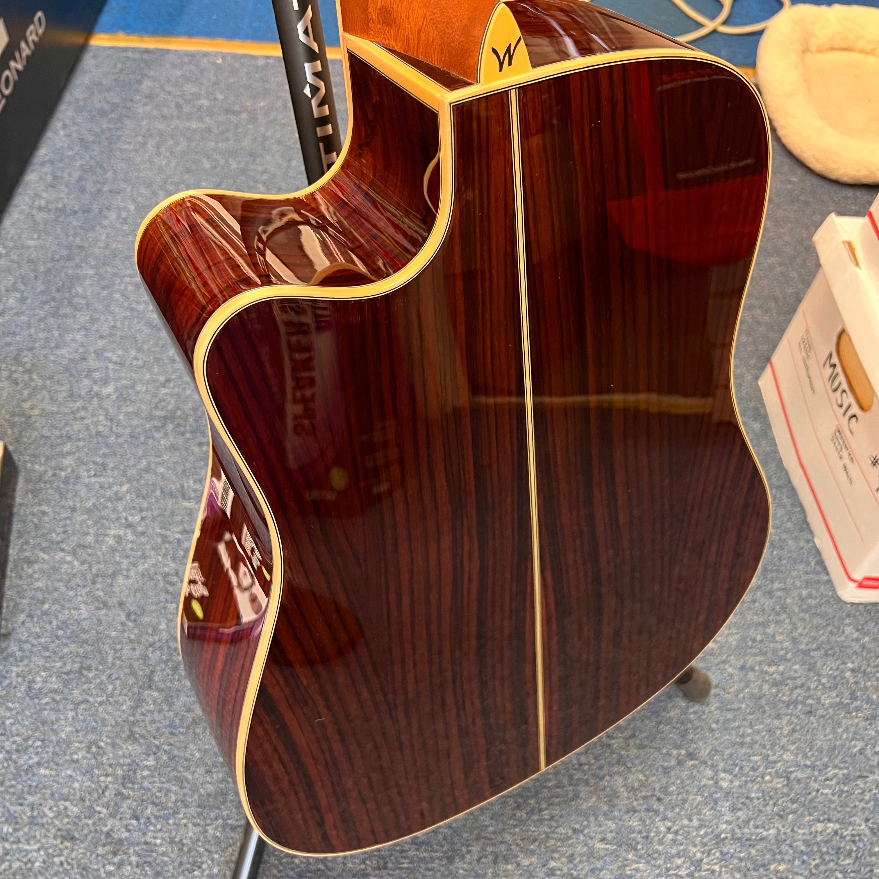 Washburn WD25SCE Dreadnought Cutaway - Natural (used)