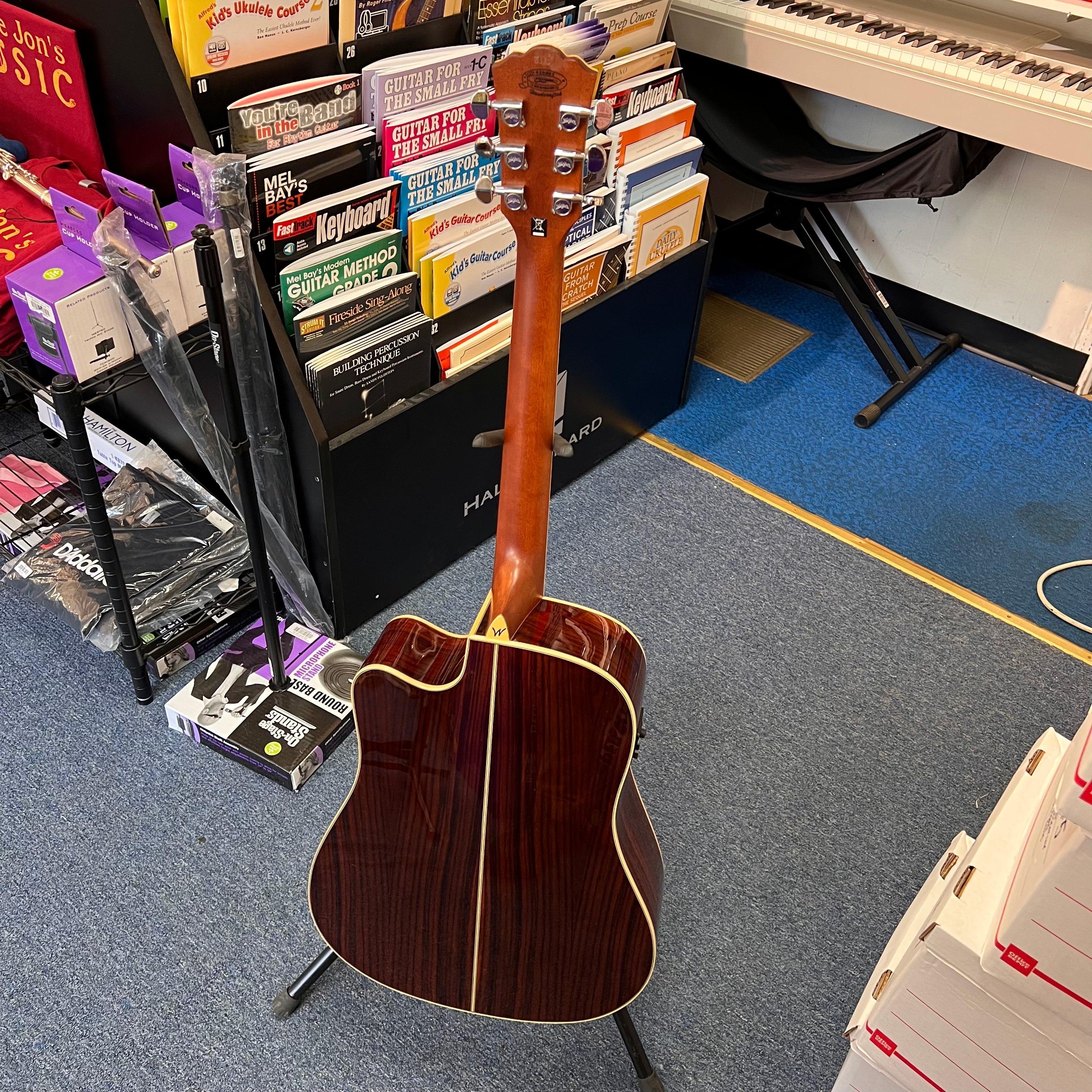 Washburn WD25SCE Dreadnought Cutaway - Natural (used)