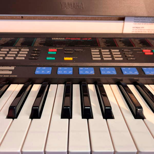 Yamaha PSR-47 Portable Keyboard (used)