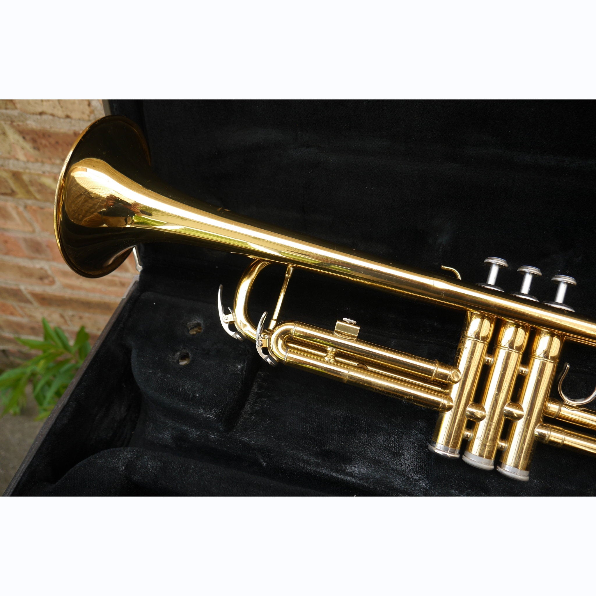 Yamaha Trumpet YTR2335 (Used) Brass Lacquer 2000s