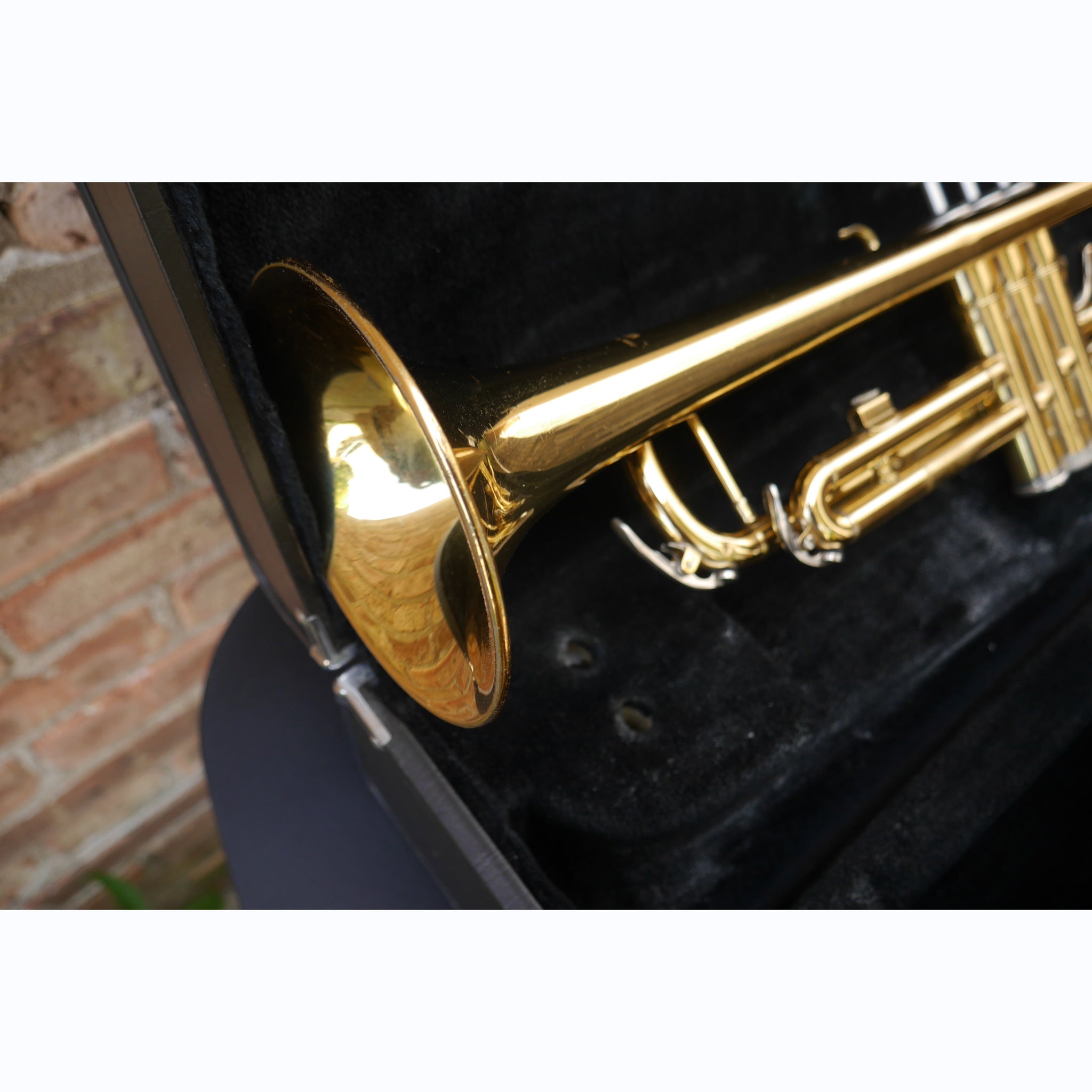 Yamaha Trumpet YTR2335 (Used) Brass Lacquer 2000s