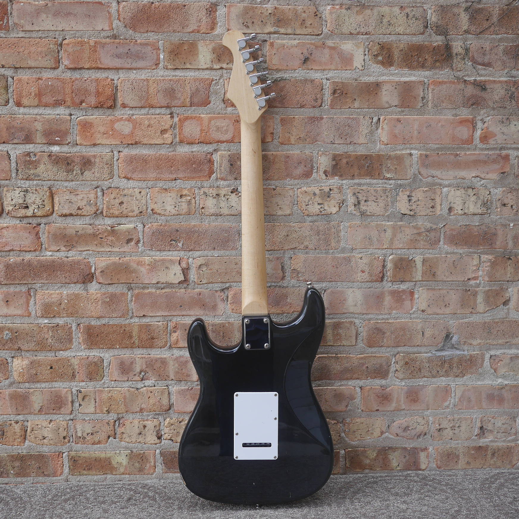 Orange Electric Guitar Black (used)