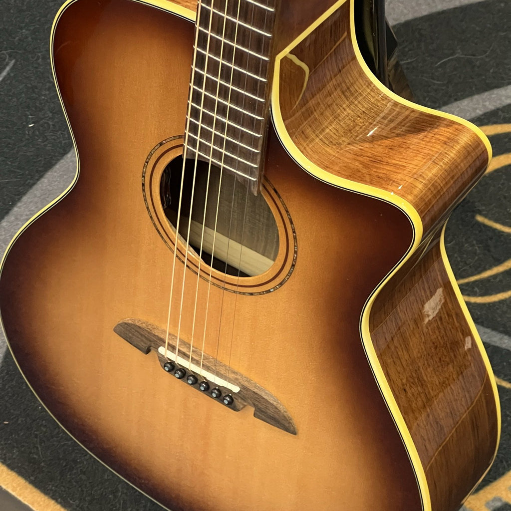 Alvarez Masterworks Grand Auditorium Acoustic Electric Guitar w/Cutaway SHB