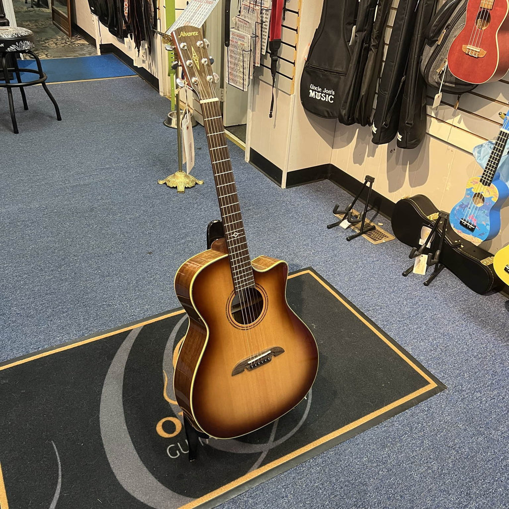Alvarez Masterworks Grand Auditorium Acoustic Electric Guitar w/Cutaway SHB