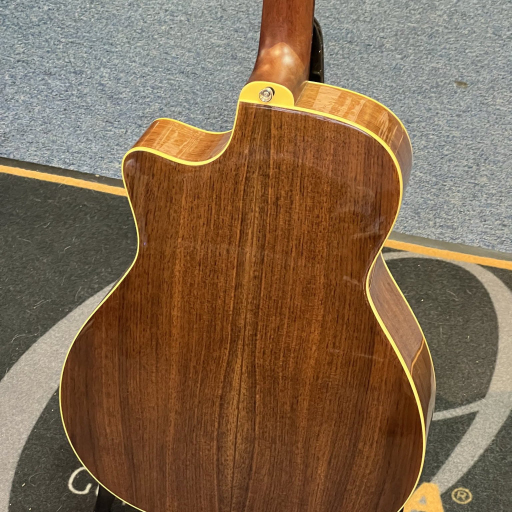 Alvarez Masterworks Grand Auditorium Acoustic Electric Guitar w/Cutaway SHB