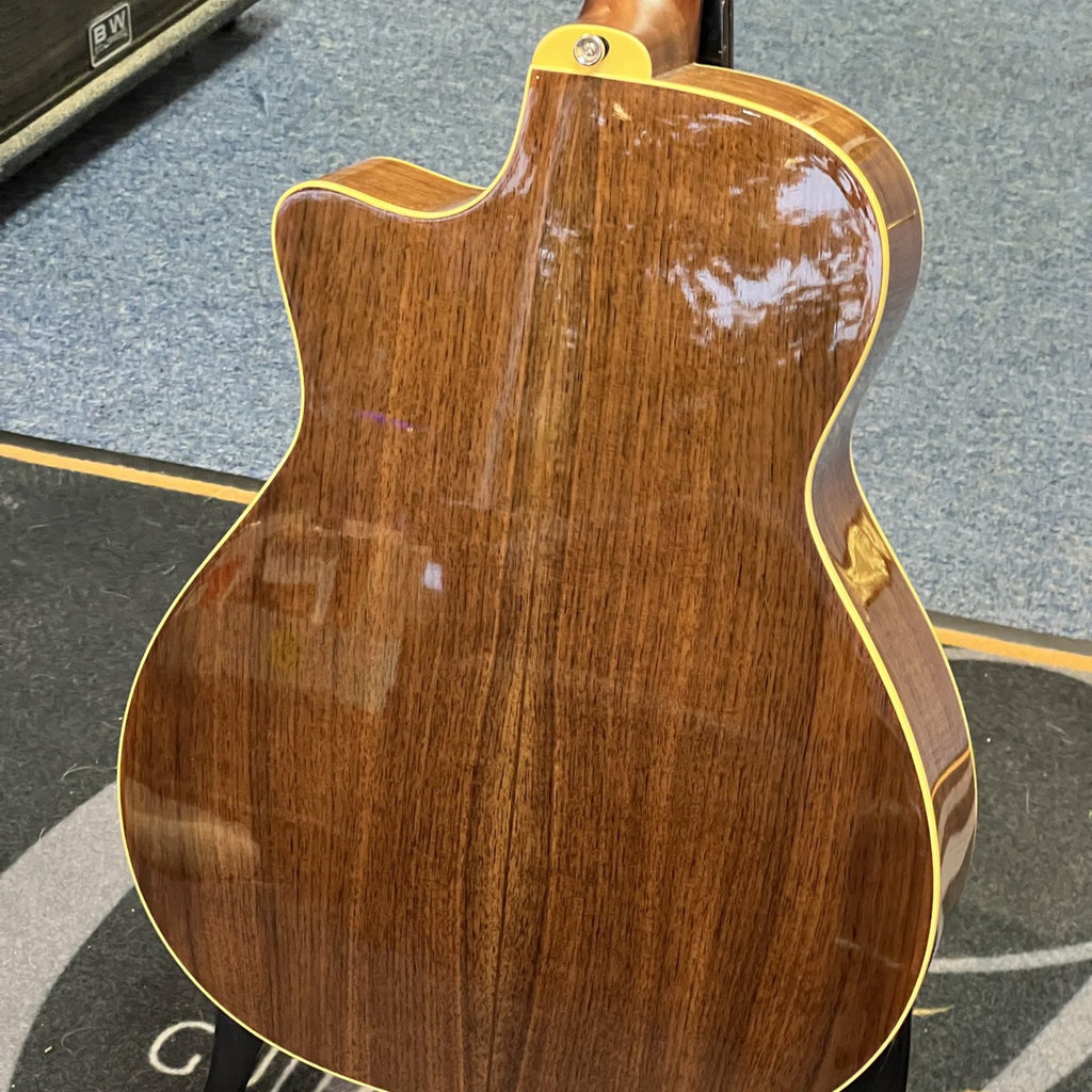 Alvarez Masterworks Grand Auditorium Acoustic Electric Guitar w/Cutaway SHB