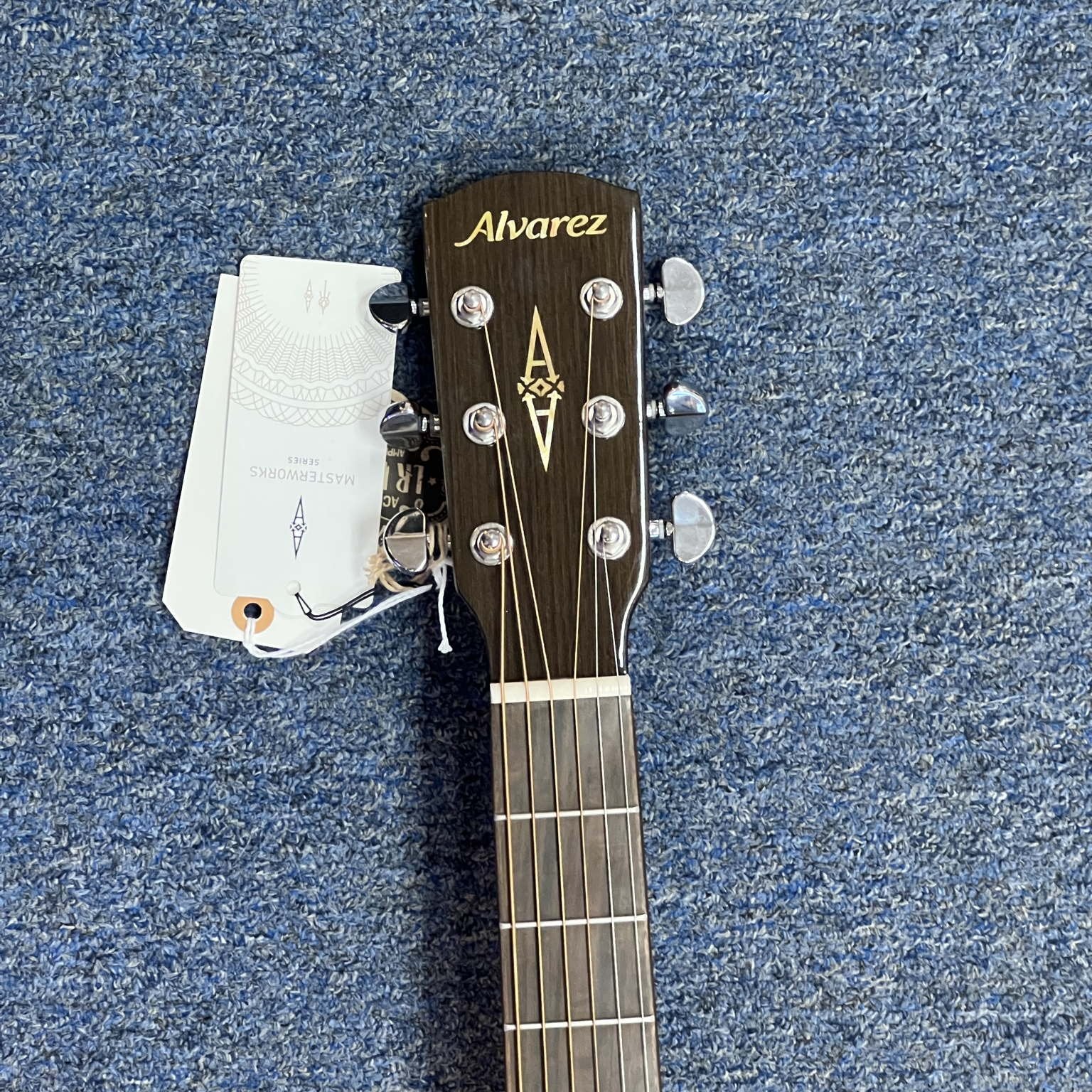 Alvarez Masterworks Grand Auditorium Acoustic Electric Guitar w/Cutaway SHB