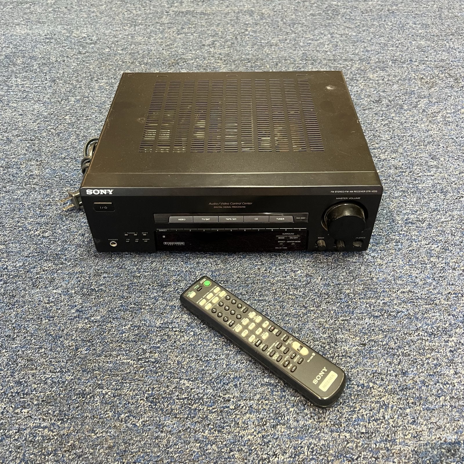 Sony FM-AM Receiver STR-V220 Used w/remote 1998