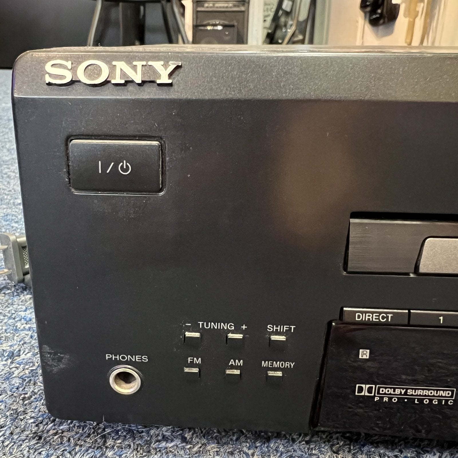 Sony FM-AM Receiver STR-V220 Used w/remote 1998
