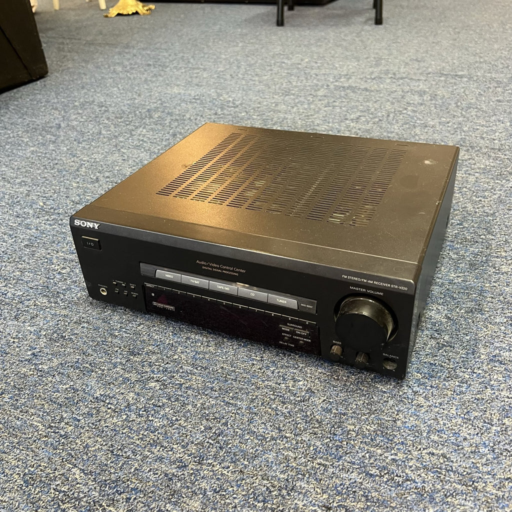 Sony FM-AM Receiver STR-V220 Used w/remote 1998
