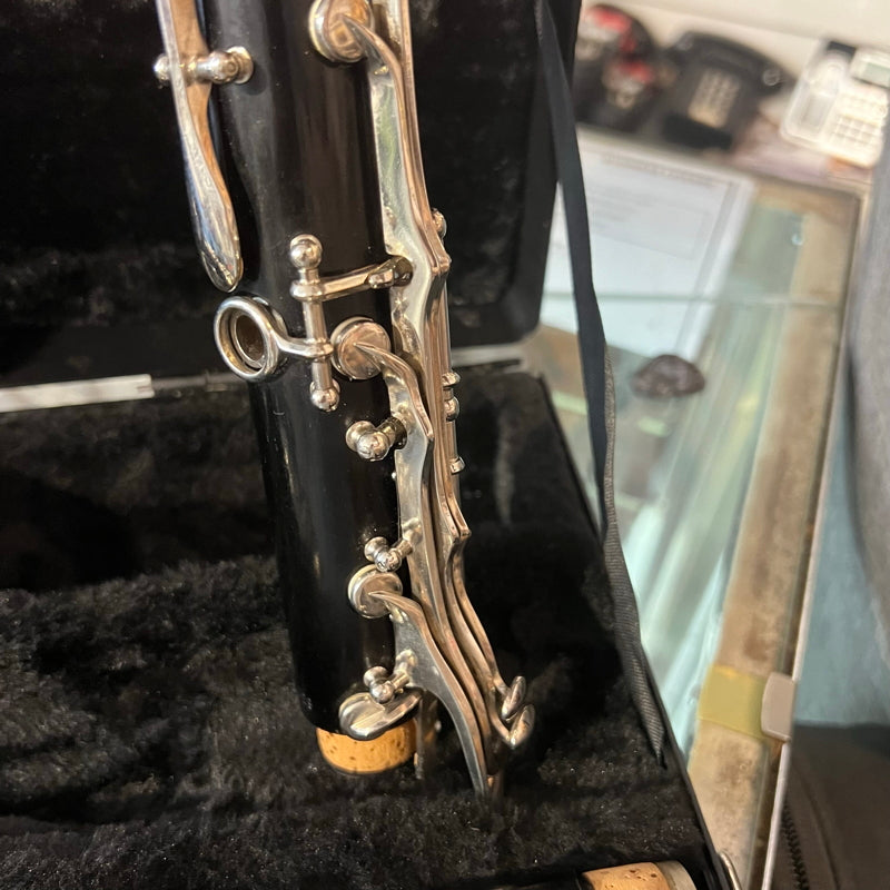 Selmer Bundy Resonite Student Clarinet in SKB Case