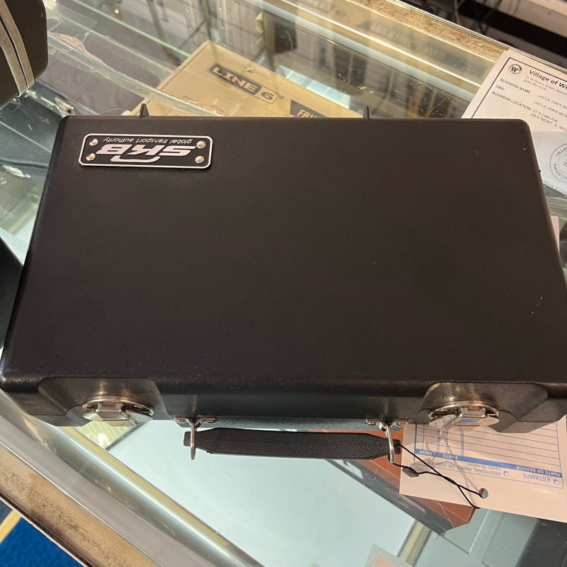 Selmer Bundy Resonite Student Clarinet in SKB Case