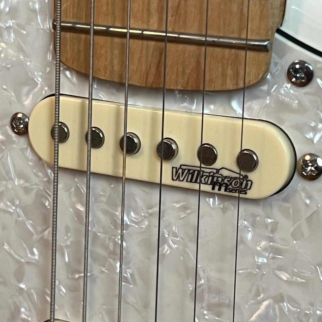 Austin AST100 Electric Guitar Solid Body Double Cutaway Strat Style White used
