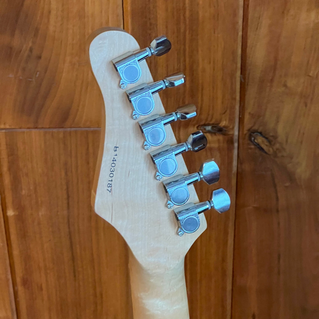 Austin AST100 Electric Guitar Solid Body Double Cutaway Strat Style White used