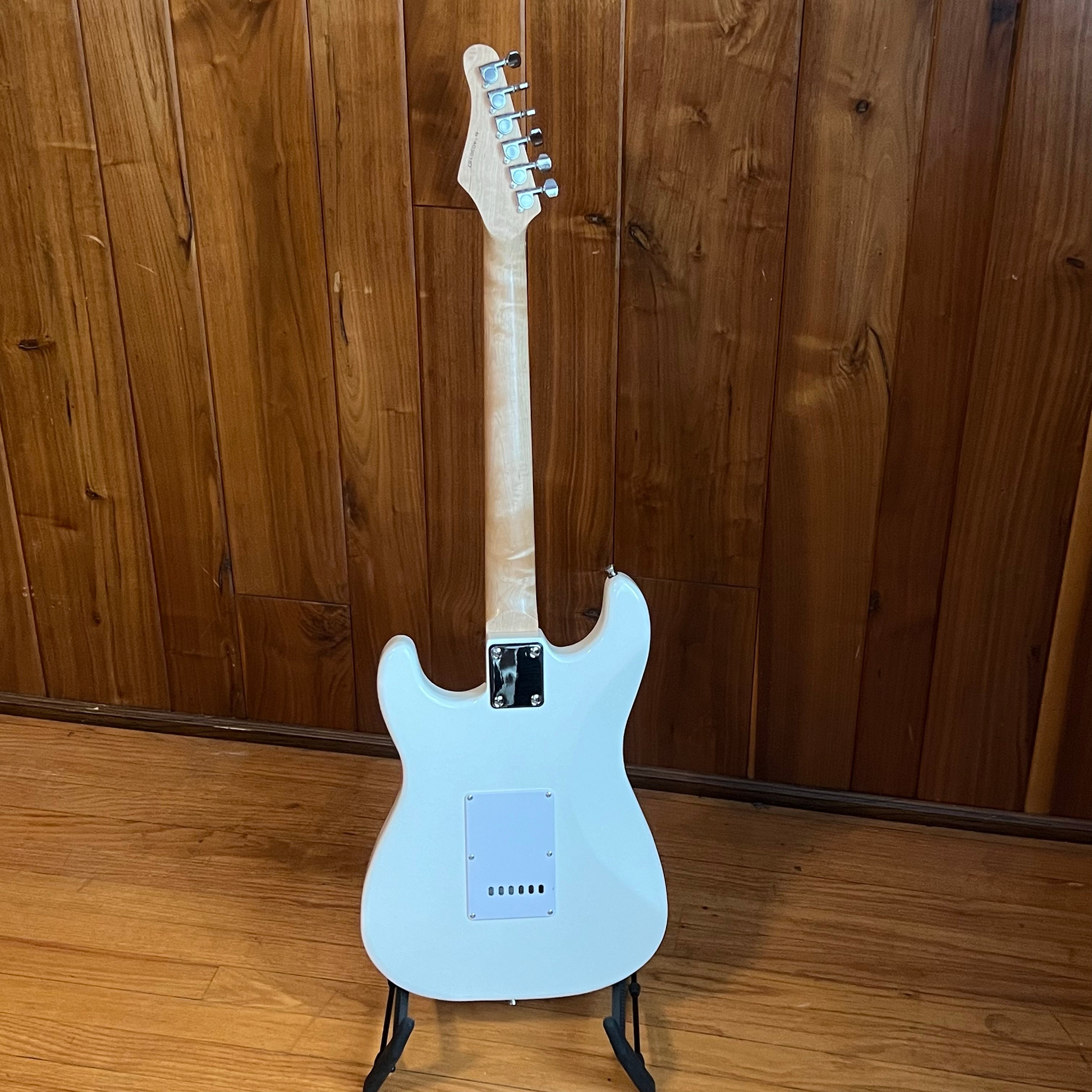 Austin AST100 Electric Guitar Solid Body Double Cutaway Strat Style White used