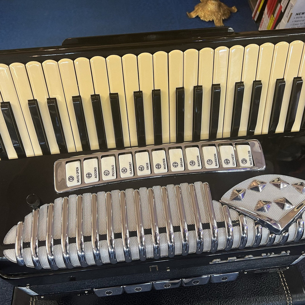 Crown Piano Accordion LMH Full Size 120 bass Black