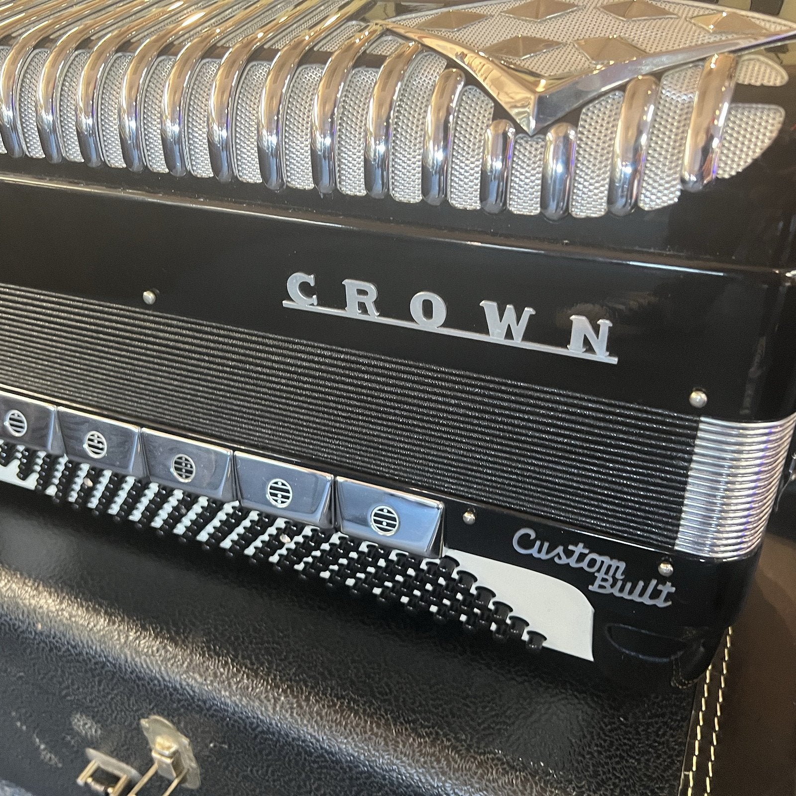 Crown Piano Accordion LMH Full Size 120 bass Black