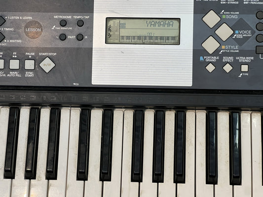 Yamaha YPT-230 Portable Keyboard with MIDI used