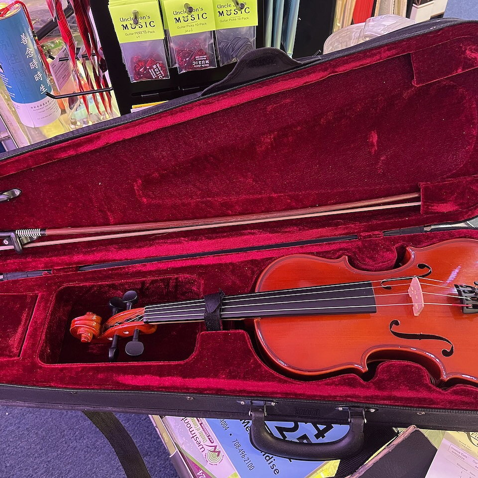 4/4 Violin Kit w/bow and case, Used